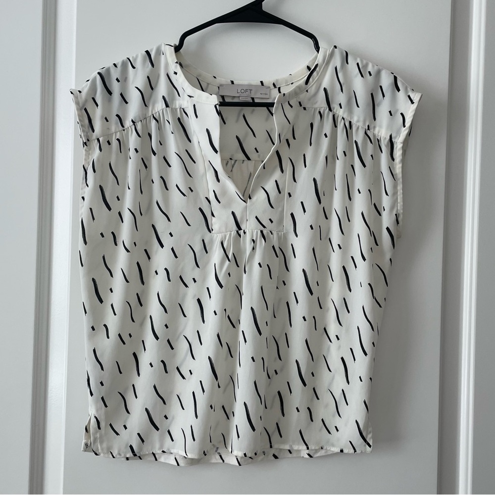 LOFT Petites Mixed Media Shirt White With Black Brushstroke Size XXSP